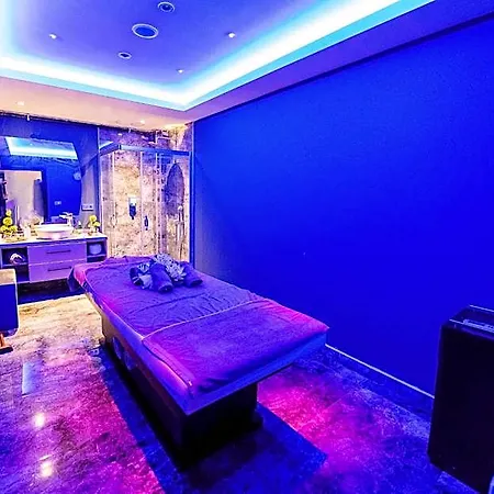 فندق Business Life & Bakirkoy 4*